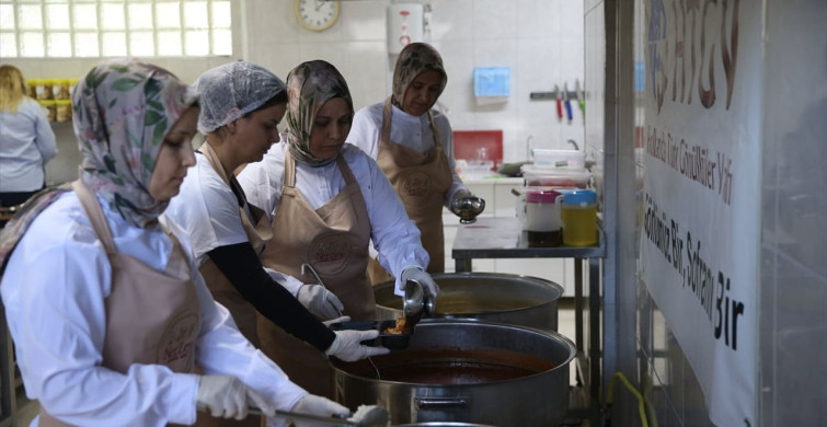 Hatay'da Gönüllü Kadınlar Depremzedelere Gelir Sağlıyor
