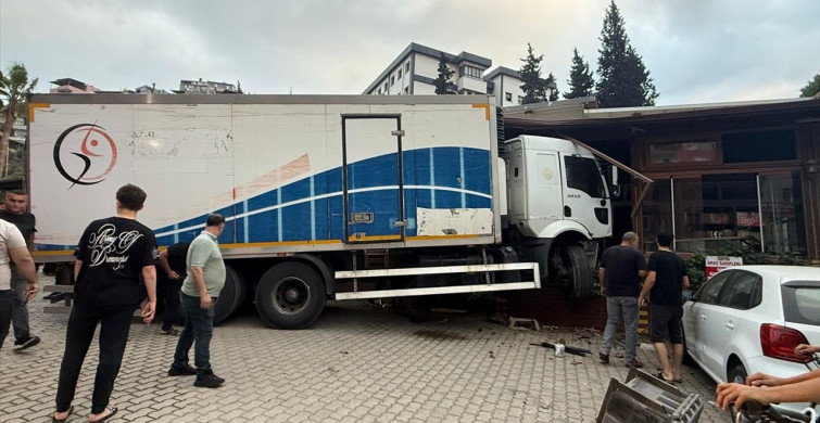 Hatay'da Kamyon Kazası: Bir Yaralı