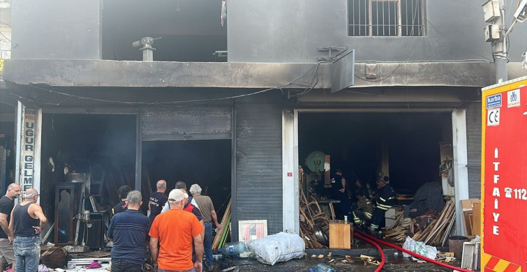 Hatay'da Mobilya Atölyesinde Yangın: İtfaiye Ekipleri Müdahale Etti