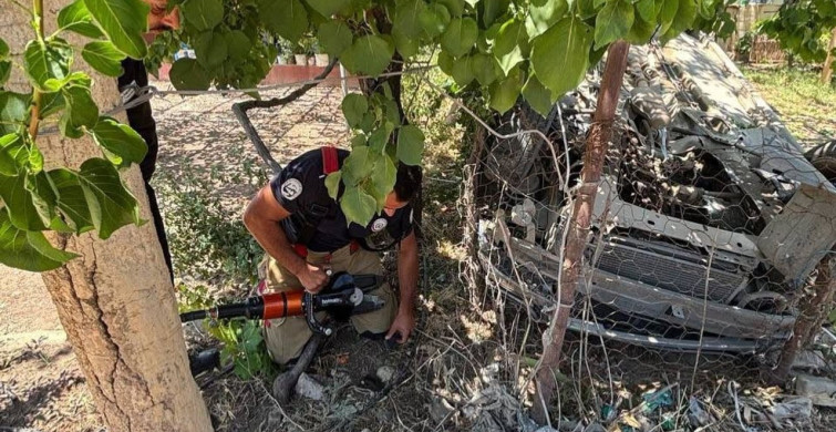 Hatay'da otomobil takla atarak bahçeye düştü, sürücüsü yaralandı