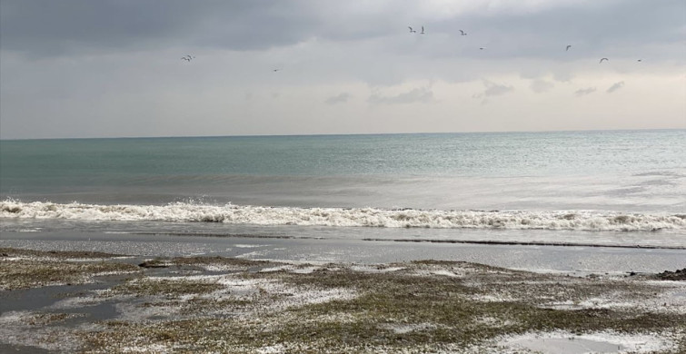 Hatay'da Sağanak ve Dolu Etkisini Gösterdi