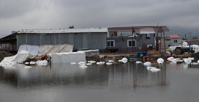 Hatay'da Sağanak Yağışlar Sonrası Su Baskınları