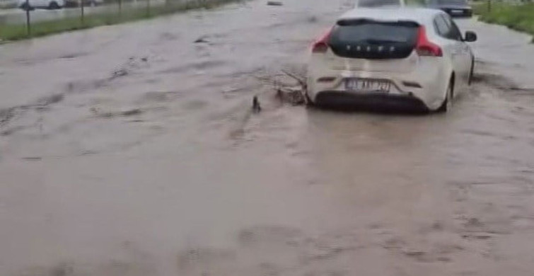 Hatay'da Şiddetli Yağış Sonrası Ulaştım Sorunları Çözüldü