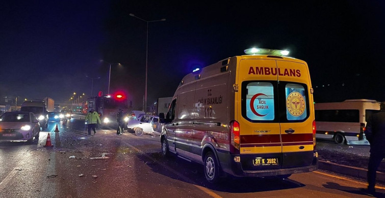 Hatay'da Tırla Çarpışan Otomobilin Sürücüsü Yaralandı