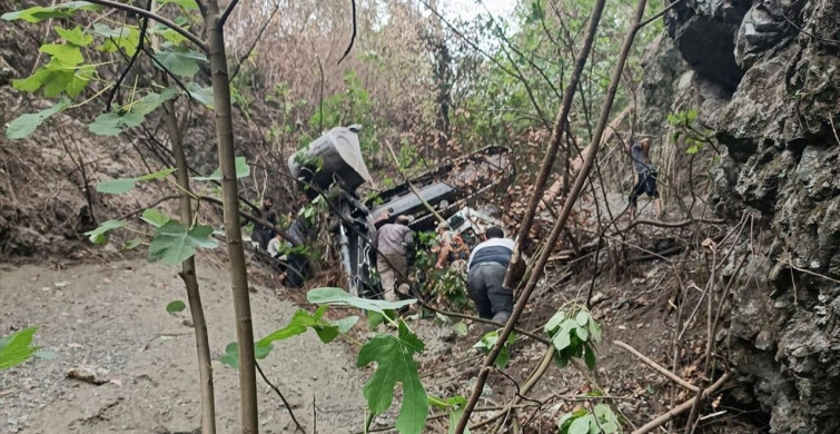 Hatay'da Toprak Kayması: Kepçe Operatörü Hayatını Kaybetti