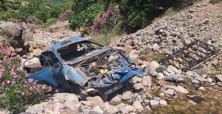 Hatay'da uçurumdan yuvarlanan otomobilin sürücüsü yaralandı
