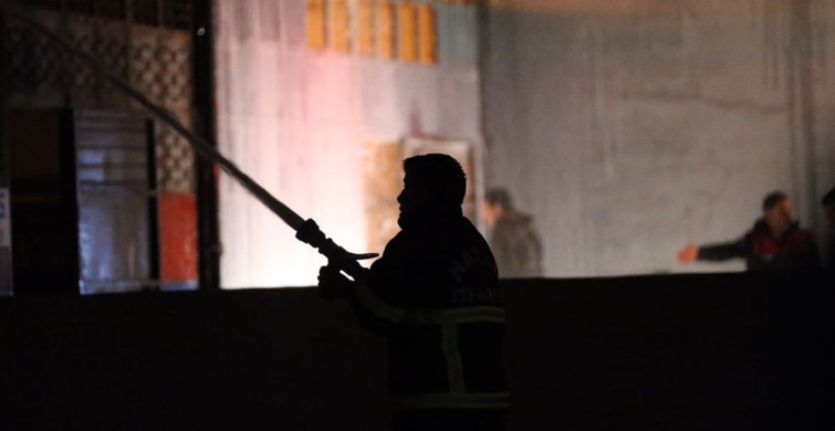 Hatay'da Yangın Paniği: Tamirhaneler Alevler İçinde