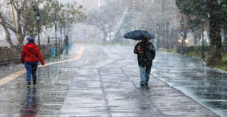 Hava sıcaklıklarına aldanmayın beklenen yağışlar geri geldi! Meteoroloji Genel Müdürlüğü'nden uyarı üstüne uyarı! Aman  dikkat o şehirler şemsiyesiz çıkmayın