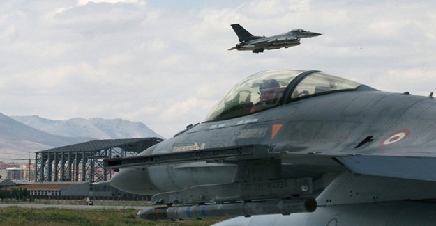 Hava Üssünde Feci Patlama! F-16'lar Vuruldu