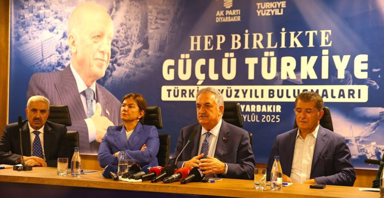 Hayati Yazıcı, Diyarbakır'da Türkiye Yüzyılı Vizyonunu Anlattı