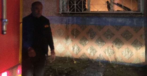 Hayatına Renk Katmak İstedi, Evini Ateşe Verdi