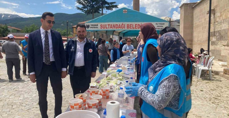 Hayır Çarşısı Kuruldu: Sultandağı'nda Kur'an Kursu Öğrencileri İçin Destek