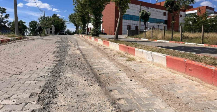 Hayrabolu'da bakımsız hastane yolu vatandaşları mağdur ediyor