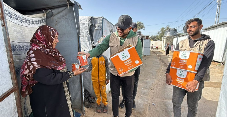 Hayrat İnsani Yardım Derneği Gazze'ye 475 Bin Kurban Konservesi Gönderdi