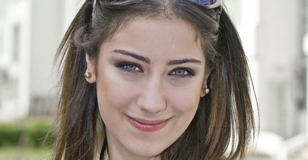 Hazal Kaya'dan Üzen Haber!