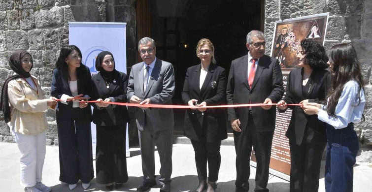 Hazo Hanı'nda Duygu Yüklü Sanat Sergisi