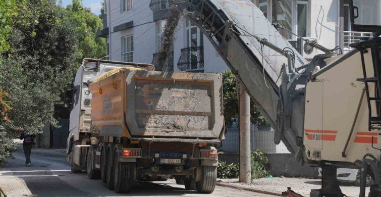 Hbb, Antakya ve Defne'de yol çalışmalarını sürdürüyor