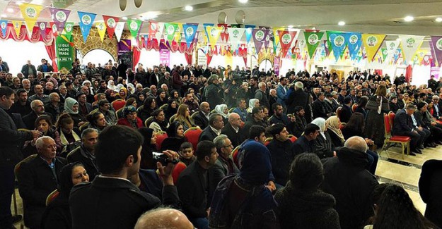 HDP'nin Aday Tanıtım Toplantısında PKK Marşı Okundu!
