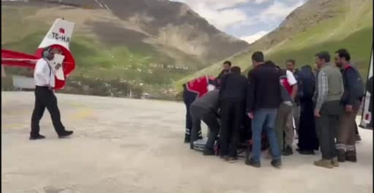Helikopter Ambulans, 78 Yaşındaki Hastayı Van'a Taşıdı