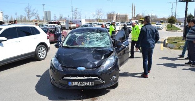 Hem Kadına Çarptı, Hem de Arabamı Ne Hale Getirdi Diyerek Ağladı