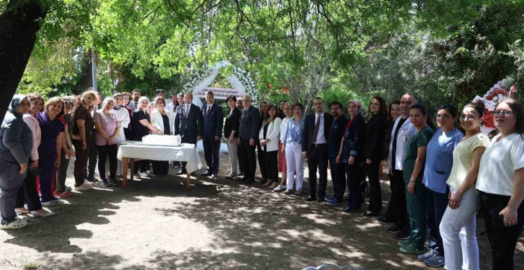 Hemşireler Haftası'nda Plaket Töreni Düzenlendi