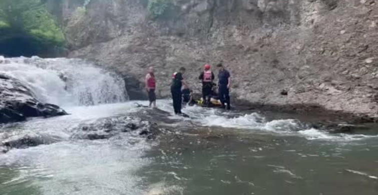Hendek'te Akıntıya Kapılan Genç Cansız Bedenine Ulaşıldı