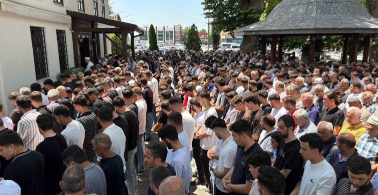 Hendek'te Boğulan Genç İçin Cenaze Töreni Düzenlendi