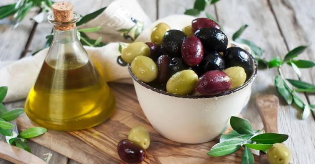 Her Gün Bir Avuç Zeytin Yiyin