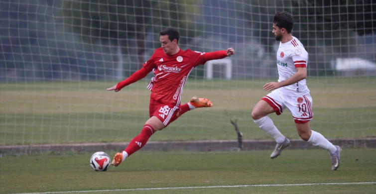 Hesap.com Antalyaspor, Eminevim Ümraniyespor'a Hazırlık Maçında Yenildi