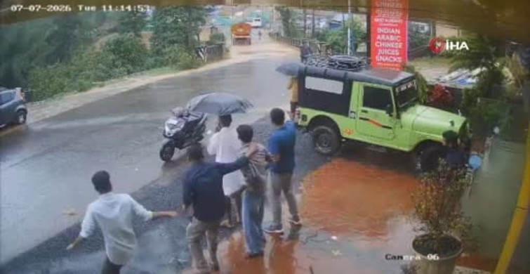 Hindistan'da heyelan tankeri ve insanları sürükledi: 3 ölü, 9 yaralı