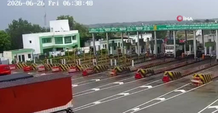 Hindistan'da LPG yüklü tanker kazası sonrası otoyol gişelerinde yangın: 4 ölü, 2 yaralı