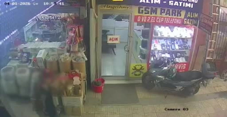 Hırsızlık Anı Kamerada: 15 Bin TL Değerindeki Telefon Çalındı