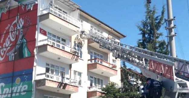 Hırsızlık İçin Eve Girdi, Ev Sahibini Rehin Aldı!
