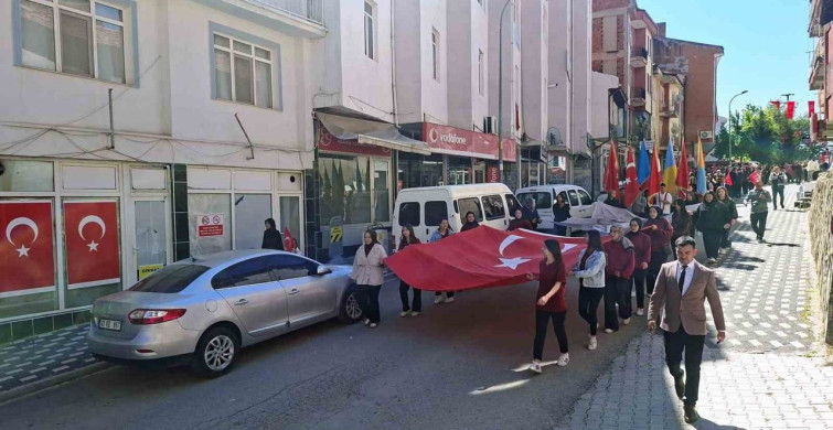 Hisarcık'ta 19 Mayıs Gençlik Yürüyüşü Gerçekleşti