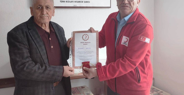 Hisarcık'ta Kan Bağışında Bulunan Esnafa Bronz Madalya