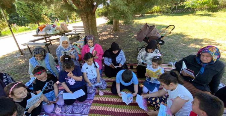 Hisarcık’ta öğrenci ve velilerin doğada kitap okuma etkinliği