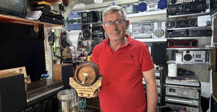 Hobi olarak başladığı işe nostalji dükkanı olarak devam ediyor