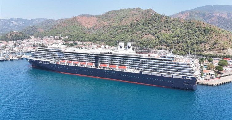 Hollanda Bayraklı Oosterdam Kruvaziyeri Marmaris'e Demirledi