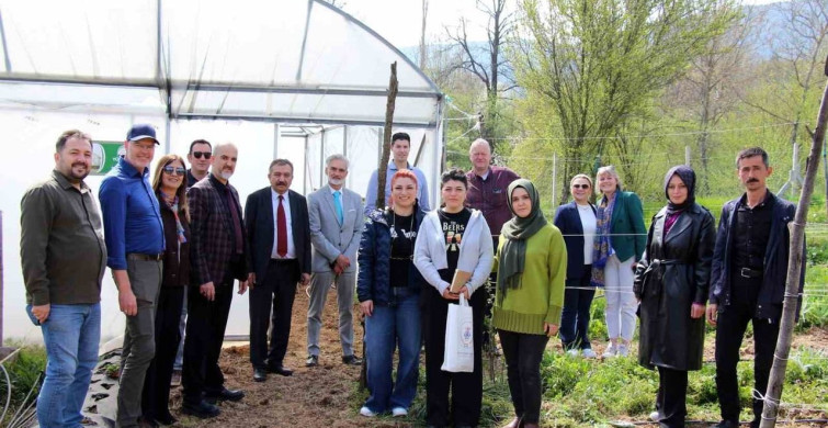Hollanda Heyeti Kütahya'da Blueberry Yatırımlarını İnceledi