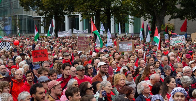 Hollanda'da 250 Bin Kişi İsrail Politikasını Protesto Etti