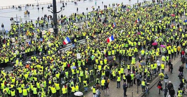 Hollanda’da Kırmızı Yelekliler Sokağa Çıkmaya Hazırlanıyor