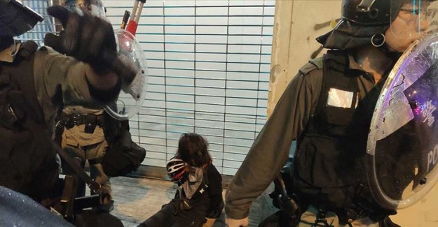 Hong Kong'da 36 Protestocu Gözaltına Alındı