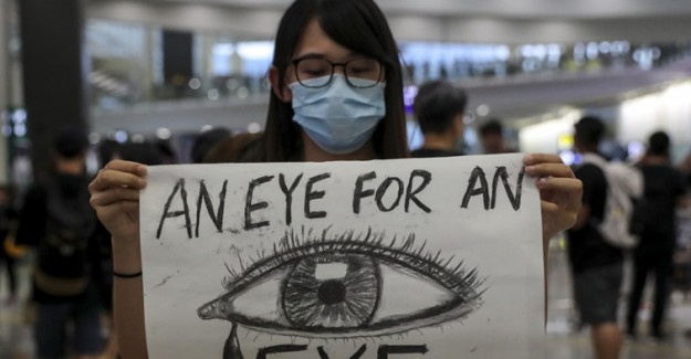 Hong Kong'da Gerilim Yükseliyor