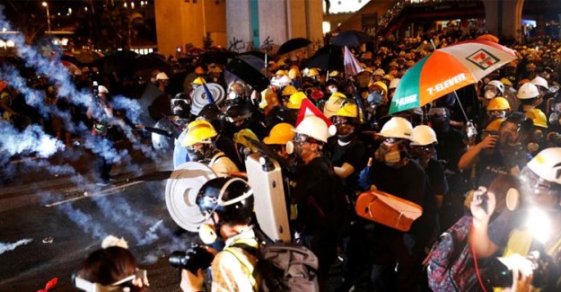 Hong Kong'da Noel Çatışması 
