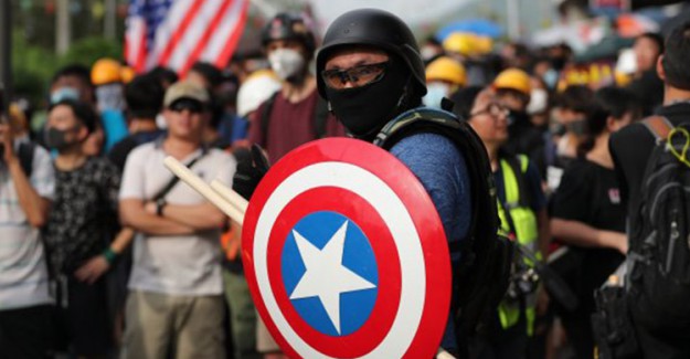 Hong Kong'da Protestocular Tekrardan Sokakta
