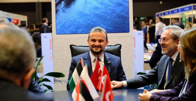 Hong Kong'daki APAIE Fuarında 82 Türk Üniversitesi Yer Aldı