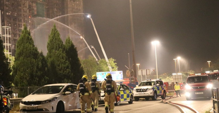 Hong Kong'daki Yangında 75 Kişi Hayatını Kaybetti