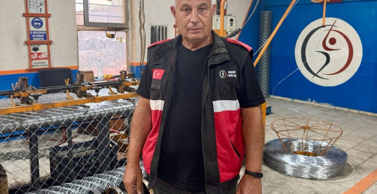 Hükümlüler Adliyelerin Mobilyalarını Üretiyor