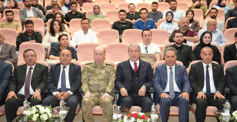 Hulusi Akar Malatya'da Öğrencilerle Buluştu