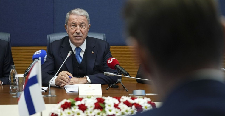 Hulusi Akar ve Finlandiya Heyeti Arasındaki Görüşme